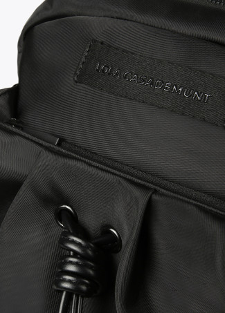 Mochila Nylon asas logotipadas a contraste