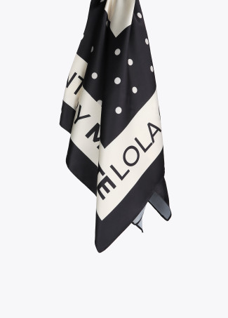 Pañuelo estampado topitos