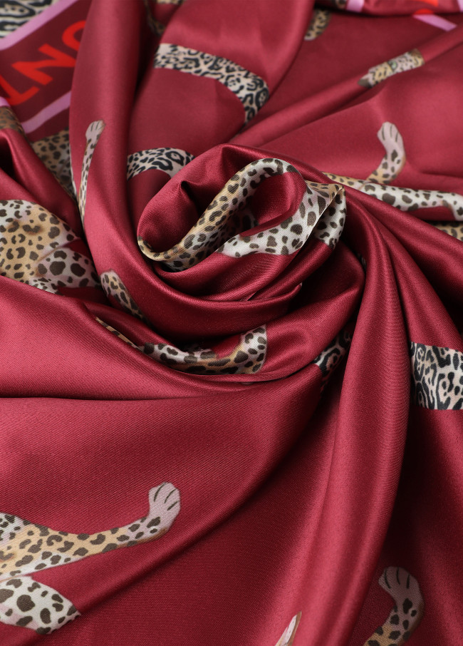 Scarf with LC print and leopards