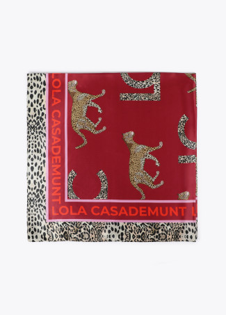 Scarf with LC print and leopards