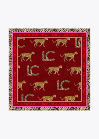 Lenço estampado LC e leopardos