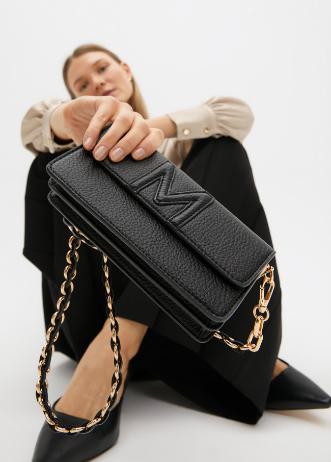Sac Bandoulière Effet Cuir avec M en Relief