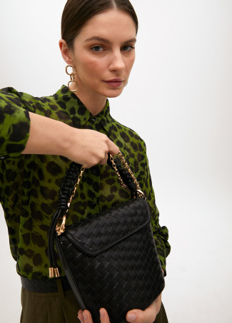 Crossbody bag with flap in braided faux leather material