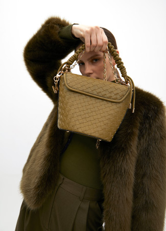 Crossbody bag with flap in braided faux leather material