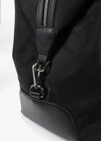 Borsa weekend in nylon jacquard camouflage.