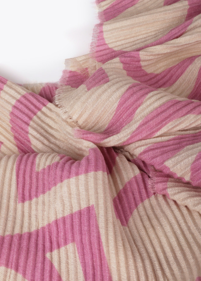 Two-tone pleated LC scarf