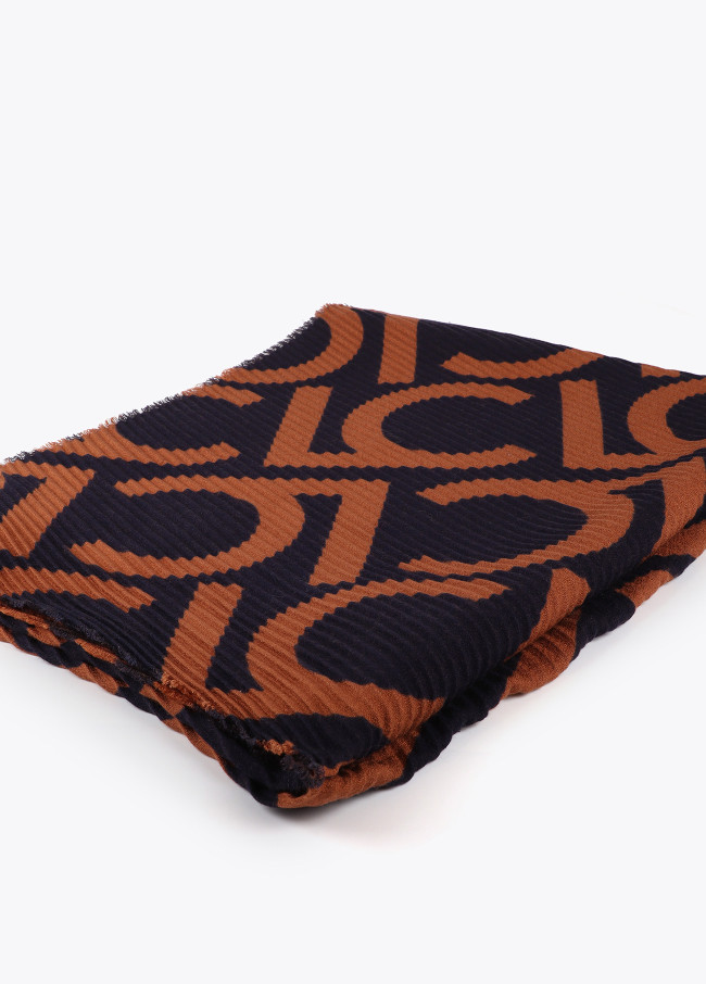 Two-tone pleated LC scarf