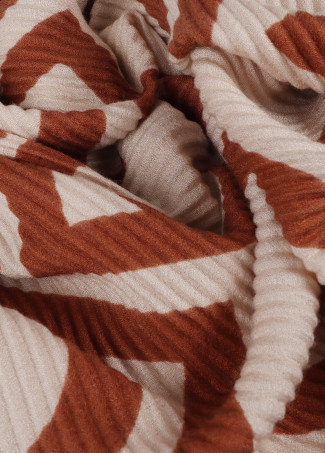 Two-tone pleated LC scarf