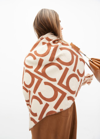 Two-tone pleated LC scarf