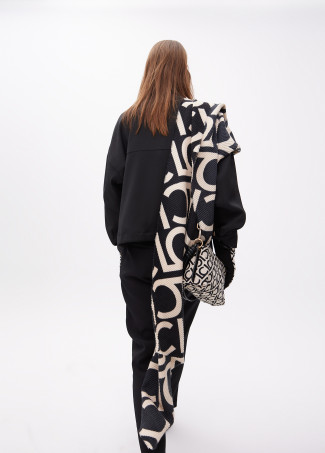 Two-tone pleated LC scarf