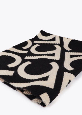 Two-tone pleated LC scarf