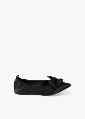 Gathered ballet flats with pointed toe and satin bow detail