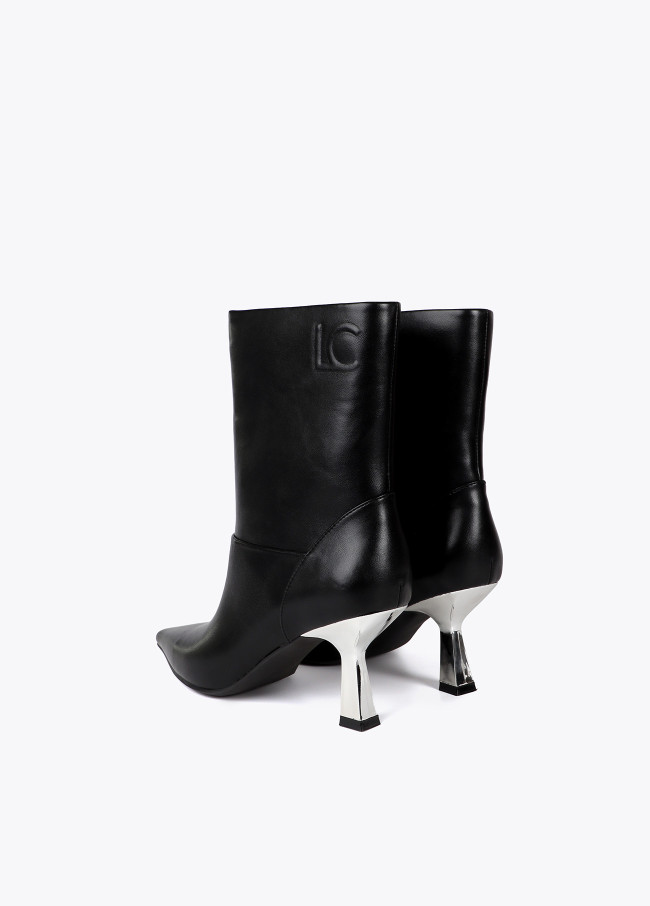 Ankle boots with pointed toe and metallic...