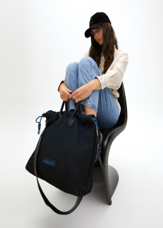 Bolso tejido rejilla interior azul