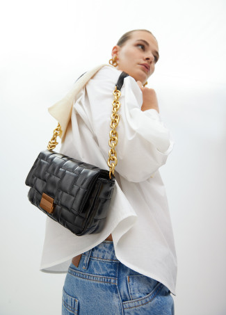 Quilted personalised crossbody bag with automatic closure