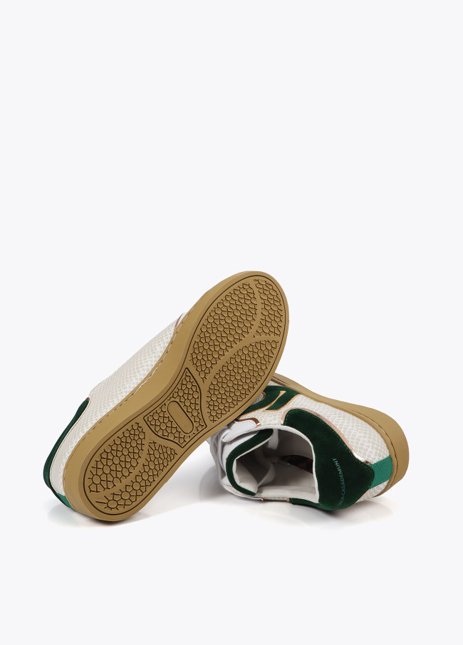 Deportiva con detalles en efecto serpiente y piel