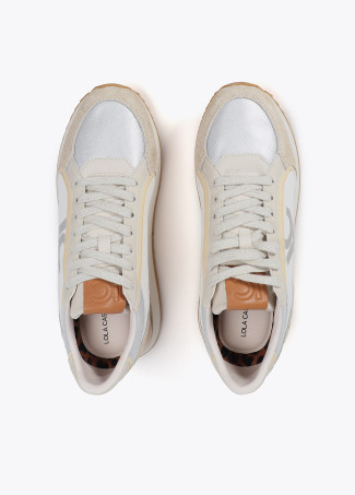 Trainers with sole in different textures and leather details