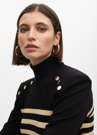 High neck sweater with golden stripes and button details