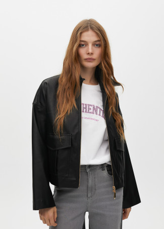 Chaqueta efecto piel oversize bolsillos frontales