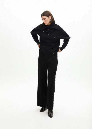 Pantalón recto punto tachas laterales