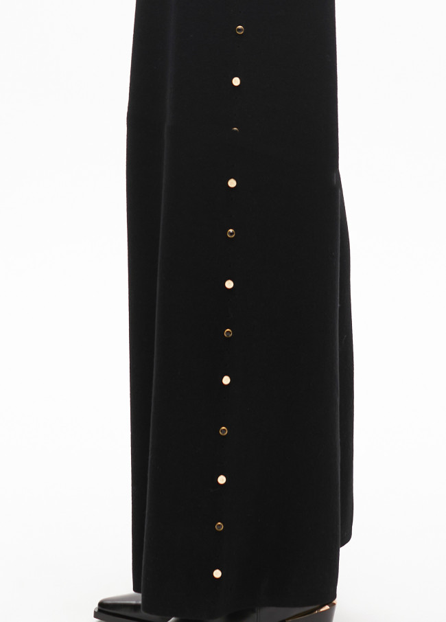 Pantalón recto punto tachas laterales