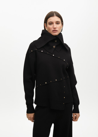 Suéter desestruturado detalhes tachas