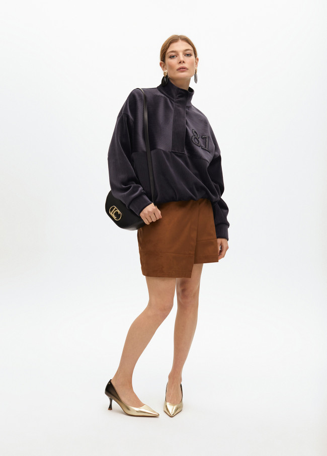 Embroidered 1981 corduroy-effect sweatshirt