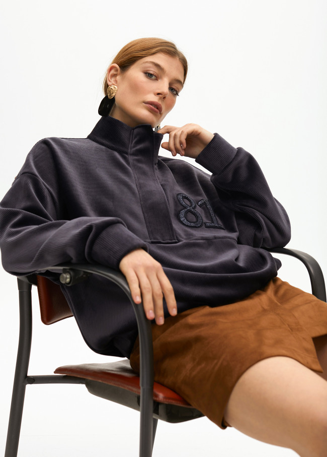 Sweat à Effet Velours Brodé 1981