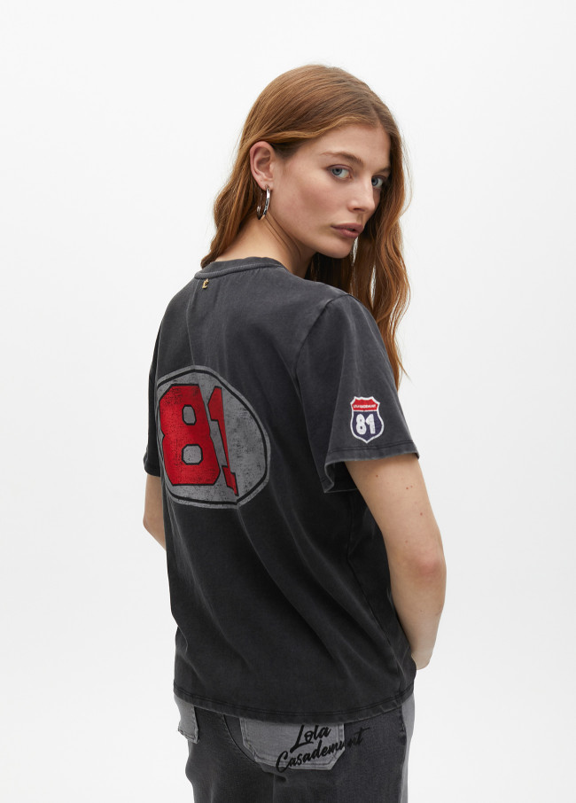 Camiseta manga corta detalle parches