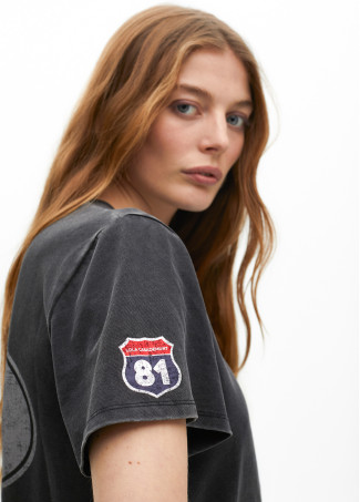 Faded short sleeve T-shirt with patches