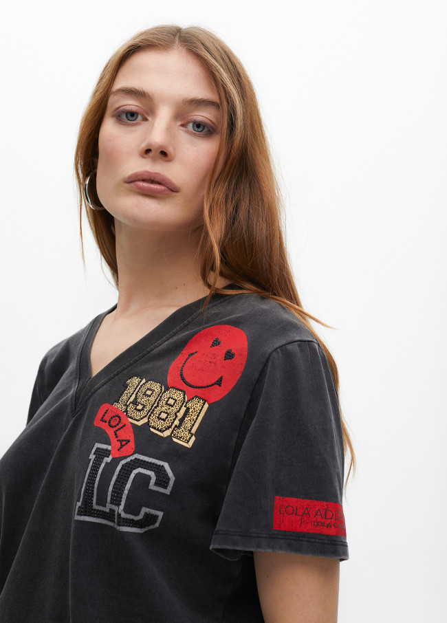 Faded short sleeve T-shirt with patches