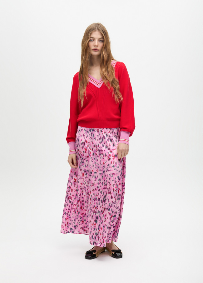 V-neck sweater with contrast trim