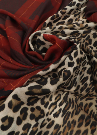 Foular combinado animal print y tartan