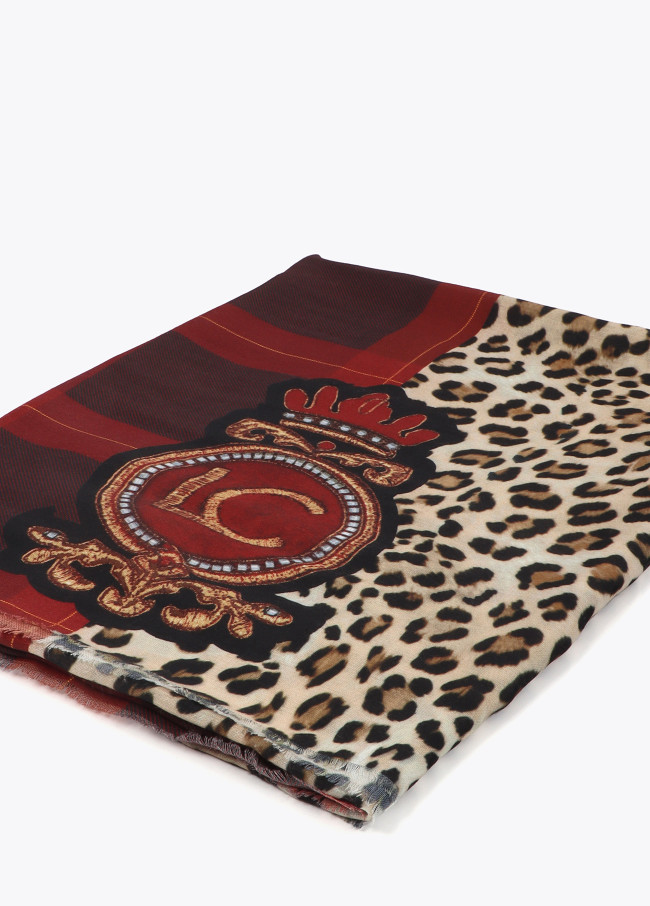 Foular combinado animal print y tartan