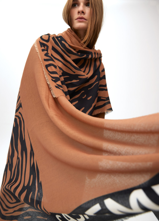 Lenço Estampado Zebra e Liso