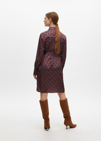 Vestido Curto Estampado com Detalhe de Bolsos