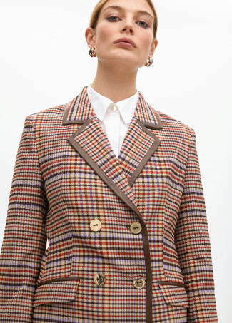 Americana cruzada de cuadros