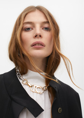 Jacket with adjustable waist