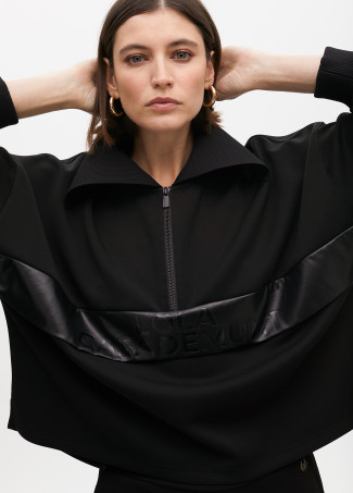 Suéter com Bolso Frontal Efeito de Couro