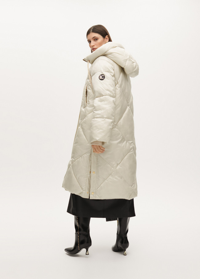 Anorak plumas con capucha