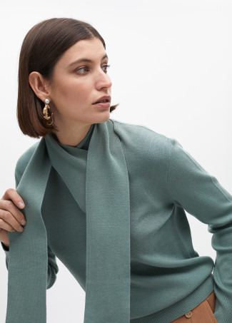 Knotted neck sweater