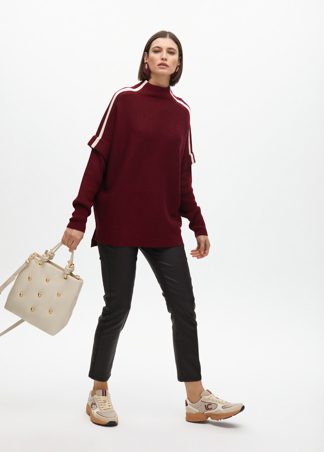 Sweater with contrast sleeve details