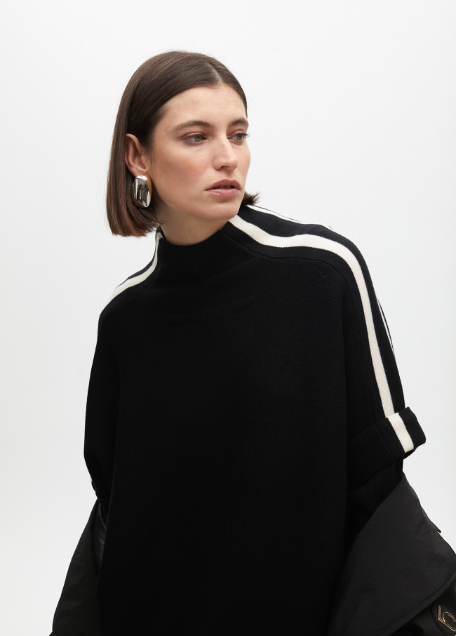 Sweater with contrast sleeve details