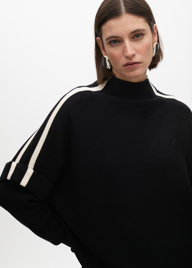 Sweater with contrast sleeve details