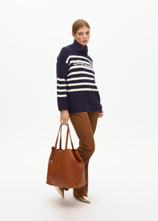 Maglione a collo alto in maglia spessa