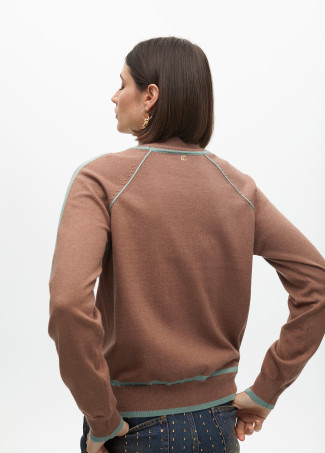 Jersey cuello alto detalle ribetes