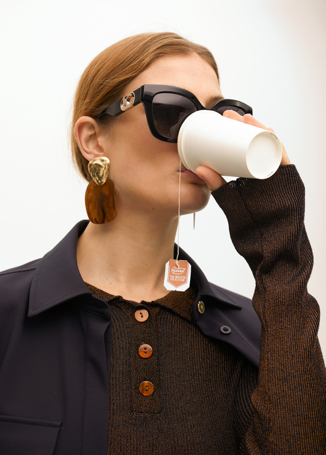 Fitted polo-style sweater made of shimmery lurex