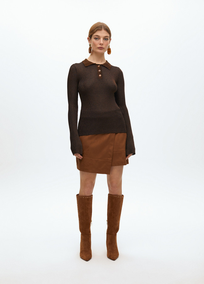 Fitted polo-style sweater made of shimmery lurex