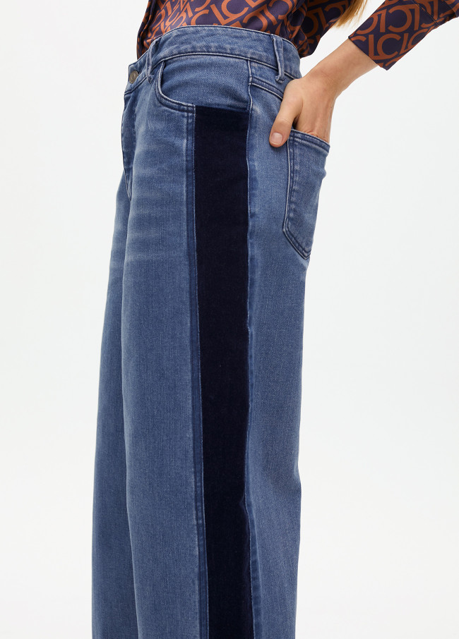 Calças de Jeans com Detalhes em Veludo 2