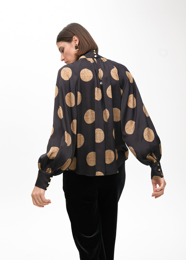 Shirt with puff sleeves and polka dot details
